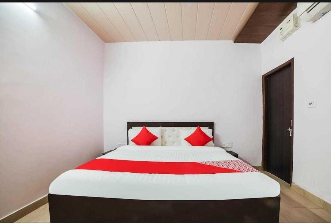 Hotel O Kl Khari Near Ashoka Park Mein Metro Нью-Делі Екстер'єр фото